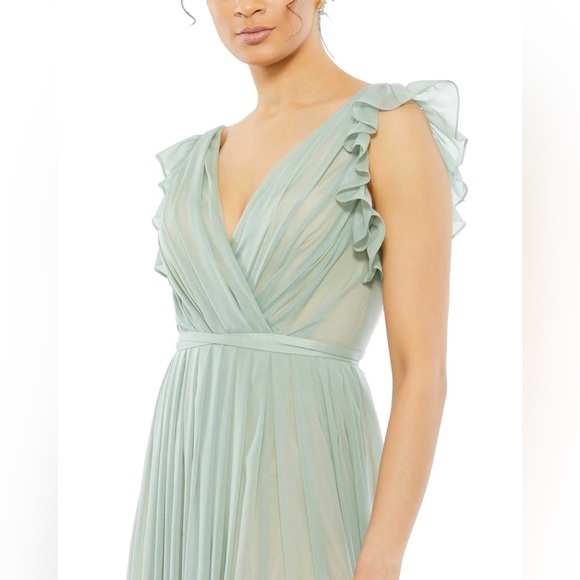 Ieena for Mac Duggal 26577 NWT Flowy V Neck Ruffled Cap Sleeve Gown - Picture 3 of 6